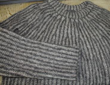 Preview: Pullover, Sweater Iris Grau Anthrazit von Les Racines du Ciel, Alpakawolle, Detail